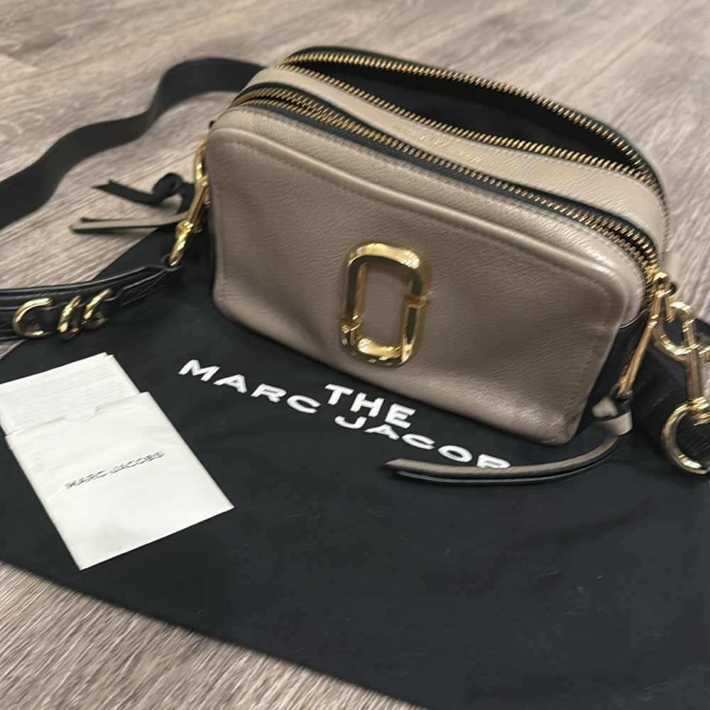 Marc Jacobs The Snapshot Crossbody Bag - Large | Like NEW worn 5 times max - Picture 5 of 5
